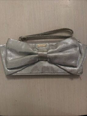 kate spade metallic silver bow wristlet clutch preppy cute evening bag wedding